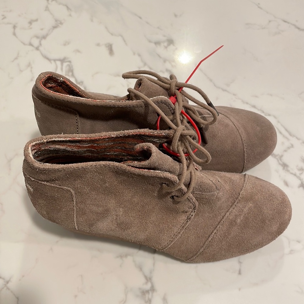 Toms Suede Booties